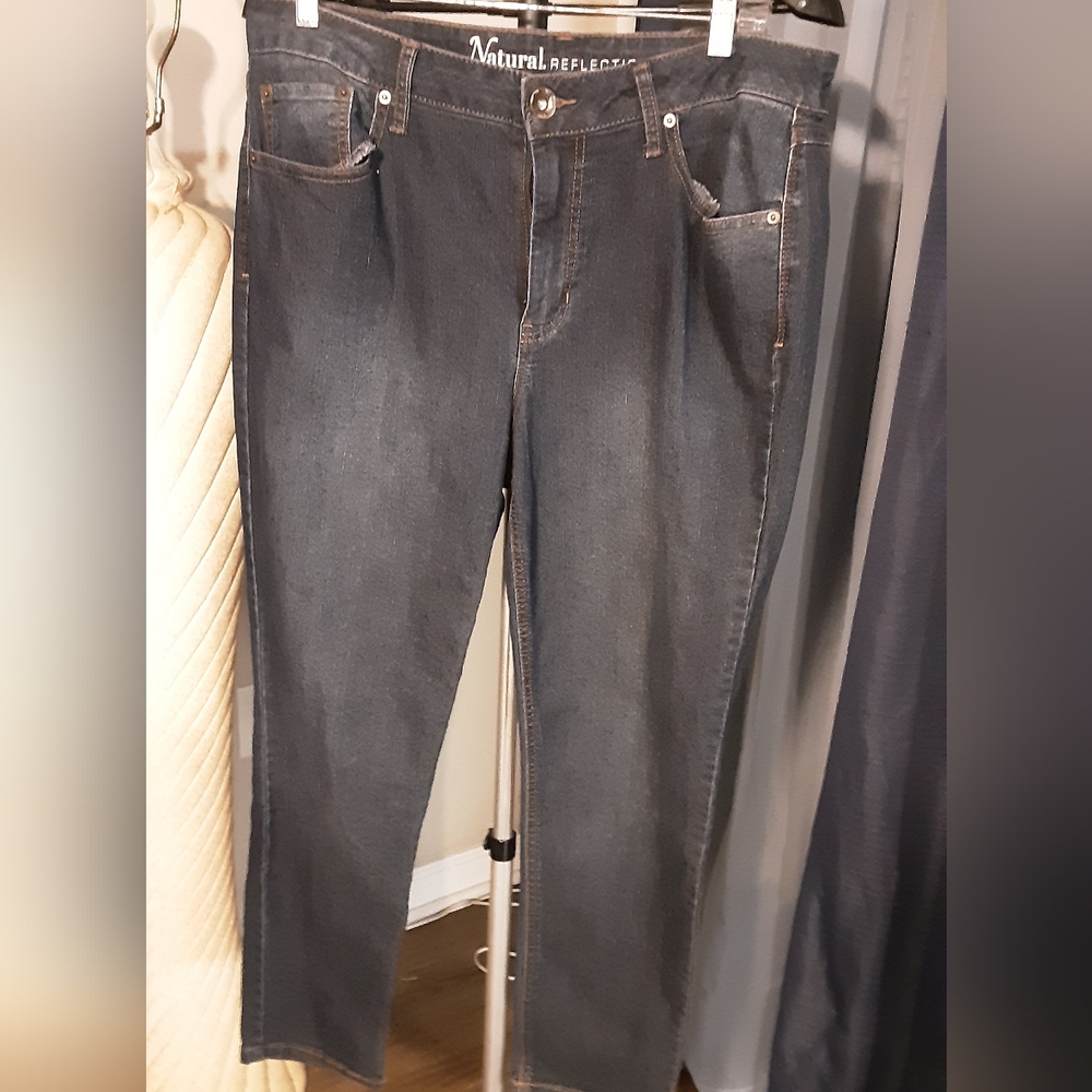 EUC NATURAL REFLECTION BLUE DENIM JEANS SIZE 16P